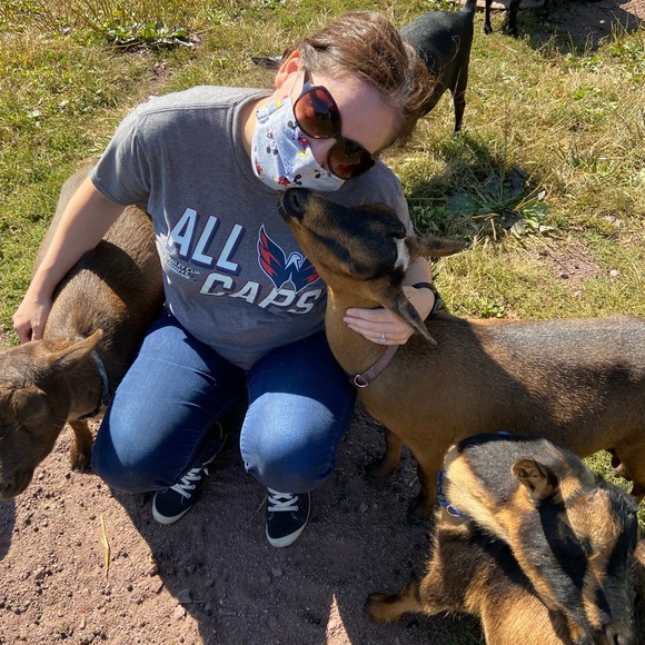 Meet your Posh Ambassador, Jennifer - Picture 4 of 13